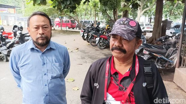 Goverment Relations PT LIB Brigjen (Purn) Johny Pol Latupeirissa (kanan).