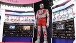 Instalasi Ultraman Ini Dibangun dari Ribuan Mainan Lho