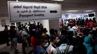 Warga ramai-ramai membuat paspor agar bisa meninggalkan negara itu.
