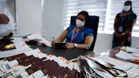 Hingga kini Sri Lanka telah mengeluarkan 288.645 paspor. Hal itu berdasarkan data pemerintah dalam lima bulan pertama pada 2022.