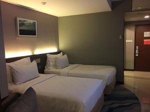 Ada Aneka Snack di Kamar Hotel, Mana yang Gratis?