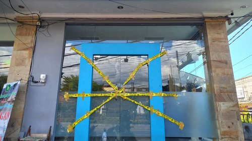 Kantor DNA Pro Buleleng Diberikan Police Line (Garis Polisi).