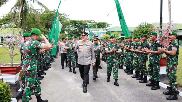 Kapolda Riau Kunjungi Dua Markas TNI di Kampar