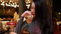Lisa Oktaviani mengaku nyaman bekerja dengan Hotman Paris. (Foto: dok. Instagram @lisa_oktaviani96) 