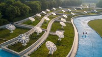 Taman ini meliputi area seluas 1.100 meter persegi.