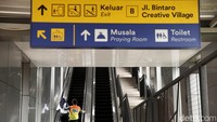Erick menuturkan bahwa langkah ini, juga menjadi upaya untuk mengurangi masyarakat dalam ketergantungan menggunakan kendaraan pribadi.