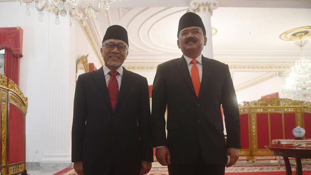 Menteri yang baru dilantik Jokowi kemarin telah resmi masuk Kabinet Indonesia Maju. Pelantikan menteri baru adalah hasil reshuffle kabinet Jokowi tahun 2022.