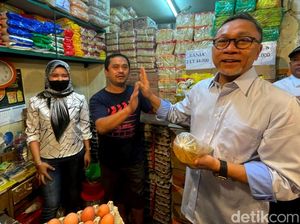 Zulhas Janji Biayai Umroh 2 Pedagang Pasar, Rogoh Kocek Sendiri