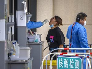 Covid Menggila Lagi, China Tutup Pasar Elektronik
