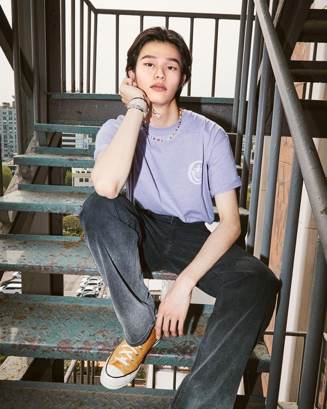 Sekilas dari Instagram ia terlihat seperti selebgram kebanyakan yang sering mengunggah foto OOTD, makanan, dan postingan bersponsor.Foto: Instagram @ryu__id