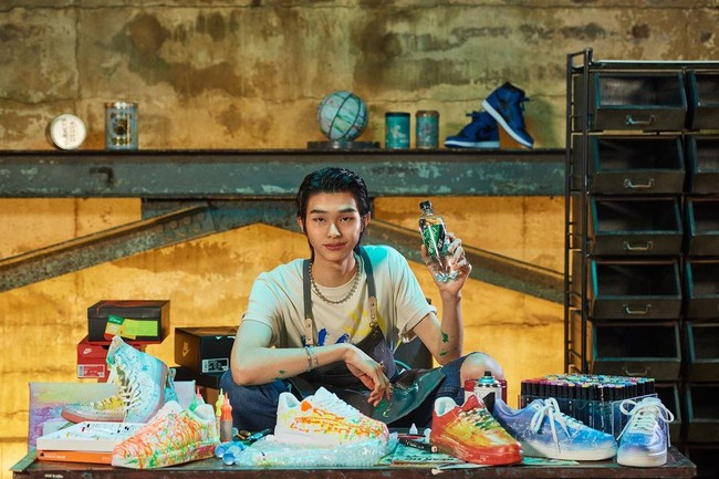 Di akun Instagram, RyuID menyebut dirinya sebagai model yang punya ketertarikan di bidang fashion, musik, sneakers, DJ, dan minuman. Foto: Instagram @ryu__id