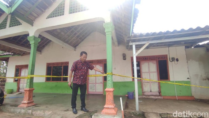 Sekolah Khilafatul Muslimin di Wonogiri kini digaris polisi, Kamis (16/6/2022).