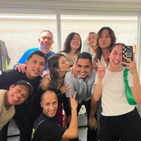 Inilah momen keseruan ulang tahun Sulthan bersama teman-temannya. plot twist: it was actually my bday lol just kidding,” begitu tulis Shalom di Instagramnya. Foto: dok. Instagram/@sharazaaa