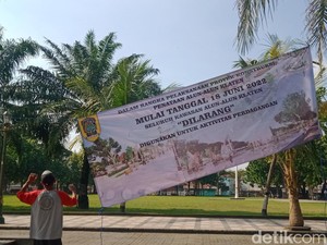 Spanduk PKL Dilarang Jualan Dipasang di Alun-alun Klaten, Ada Apa?