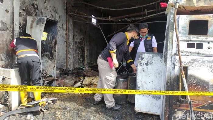SPBU mini terbakar di Sidoarjo
