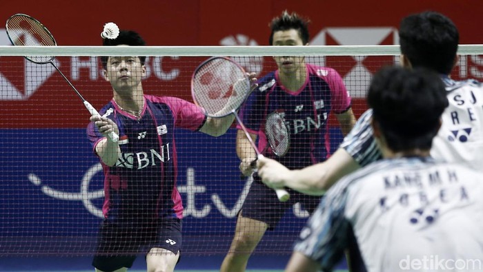Kevin Sanjaya Sukamuljo/Marcus Fernaldi Gideon tersingkir di babak kedua Indonesia Open 2022. The Minions ditumbangkan Kang Min Hyuk/Seo Seung Jae.