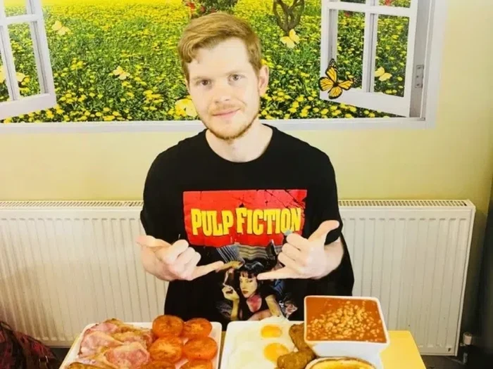 YouTuber berhasil habiskan menu sarapan 8.000 kalori