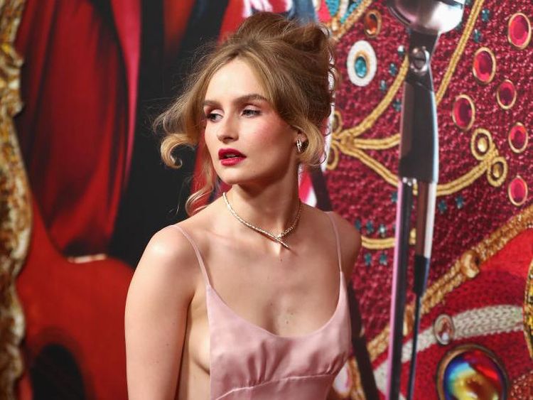 Penampilan Sempurna Olivia DeJonge, Pemeran Priscilla Presley di Film Elvis