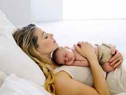 Amber Heard Pamer Foto Langka Putrinya yang Lahir dari Ibu Pengganti