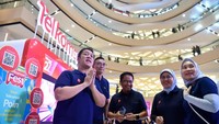 Dalam acara tersebut hadir Direktur Sales Telkomsel, Adiwinahyu B Sigit, Executive Vice President East Area Jawa Bali Andri Wibawanto. EVP Telkom Regional V Djatmiko, Vice President President Network Service Management Area Jawa Bali, Juanita Erawati dan Vice President Consumer Sales Jawa Bali, Riny Novitriyanti.