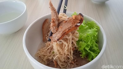 Nikmatnya Makan Bakmi Topping Bebek Peking Hidden Gem di Kemang