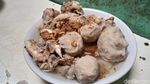 Viral! Bakso Tulang yang Gurih Nyempil di Dekat Halte Permata Hijau