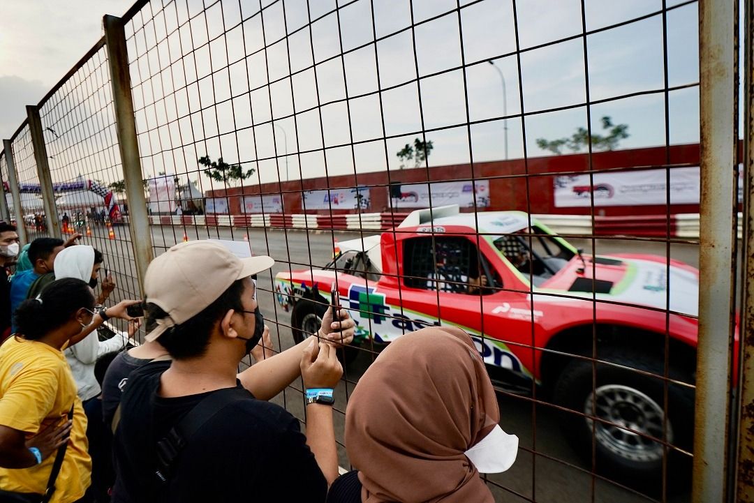 Setelah berhasil digelar di Ancol Jakarta Utara dan BSD Tangerang, balap liar resmi kembali digelar di Cikarang, Jawa Barat.