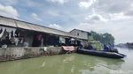 Permukiman Dekat Muara Sungai di Surabaya yang Dilanda Banjir Rob