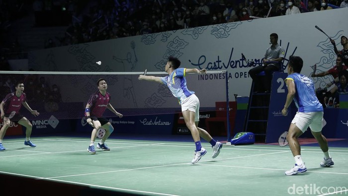Pramudya Kusumawardana/Yeremia Erich Yoche Rambitan gagal ke semifinal Indonesia Open 2022. Mereka kalah dari Aaron Chia/Soh Wooi Yik 21-14, 12-21, dan 20-22.