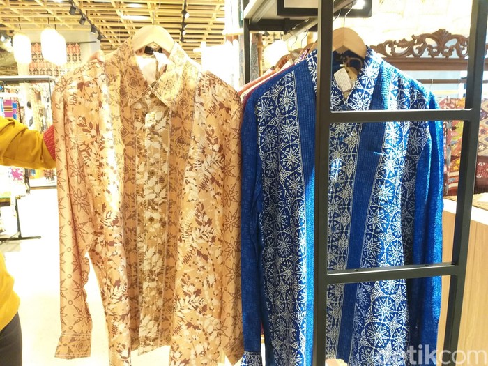 Deretan 'Batik Sultan' yang Dijual di Sarinah Deretan 'Batik Sultan' yang Dijual di Sarinah