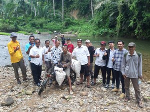 Andre Rosiade Fasilitasi Pembangunan Jembatan Gantung di Pessel