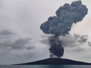 Gunung Anak Krakatau Erupsi Lagi, Semburan Abu Vulkanik Capai 1 Km