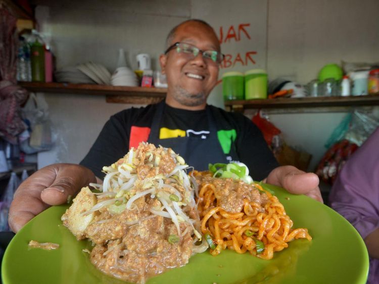 Icip-icip Ketoprak Ramen Carbonara, Makanan Unik Paduan 3 Negara