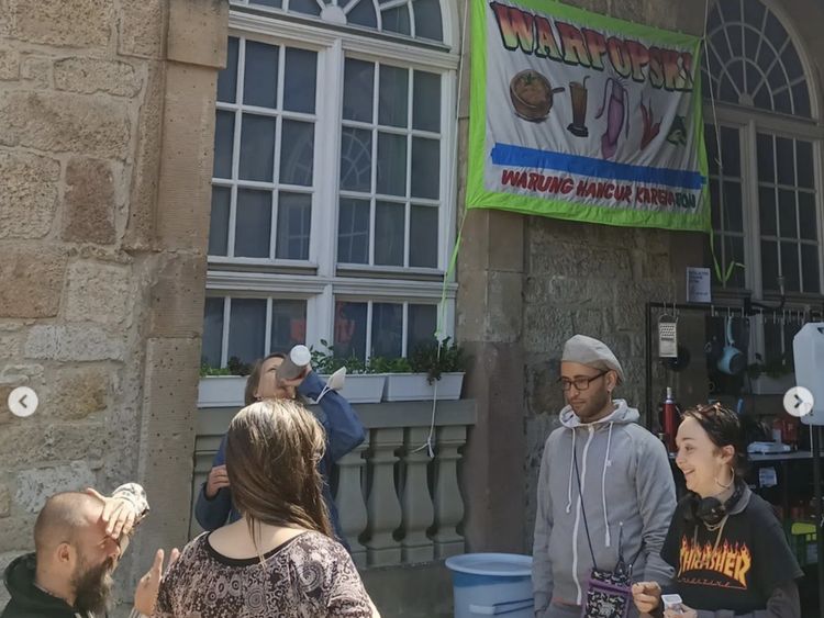 Intip, Yuk! Suasana dan Menu Warteg Kekinian di Jerman ala Warpopski