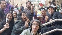 Warpopski sendiri merupakan gerai warteg kekinian yang populer di Tebet, Jakarta Selatan. Pendirinya adalah para seniman mural seperti Ryan dan Popo.