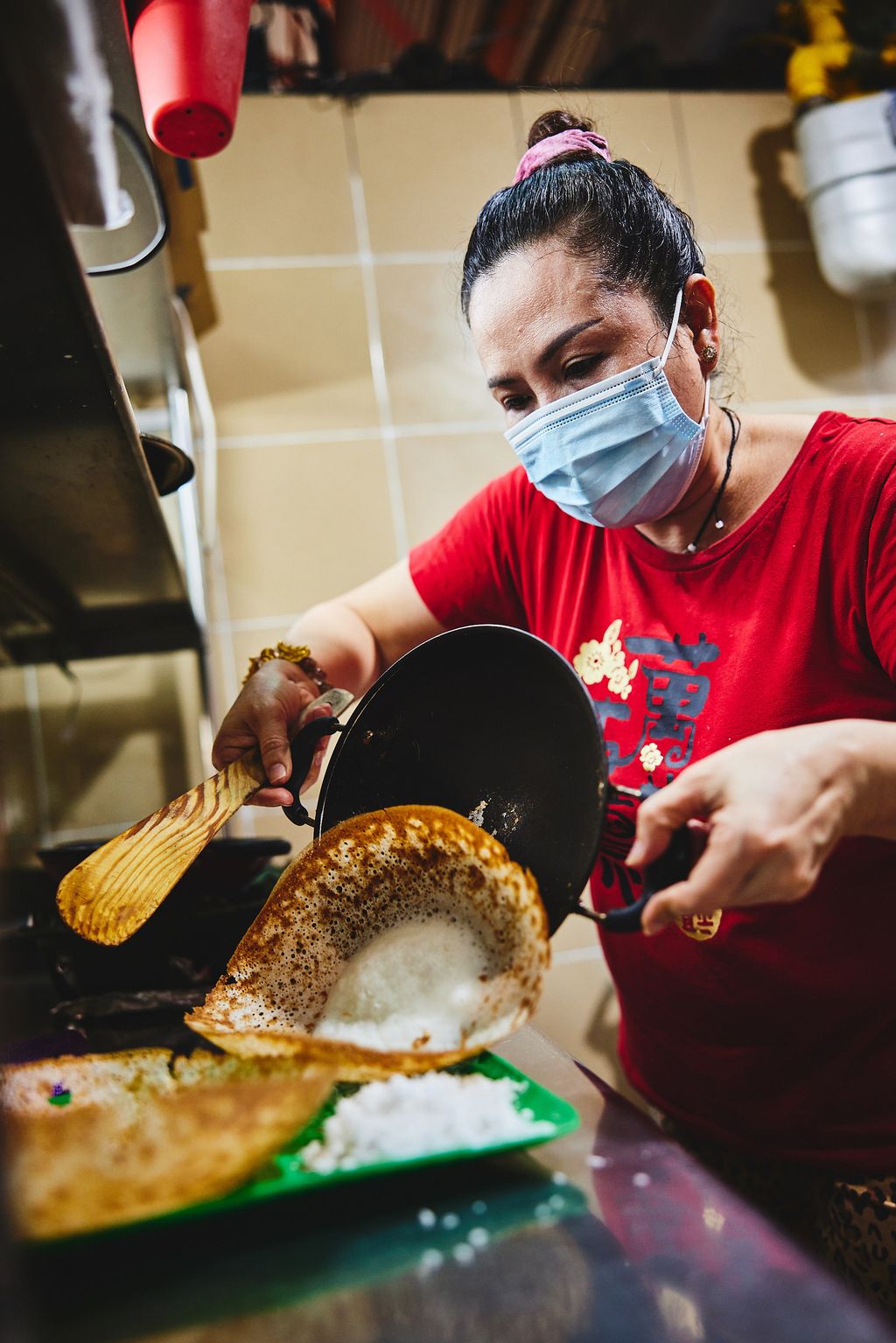 Menang Lelang Kedai, Ibu Ini Tak Sengaja Jadi Pedagang Kue