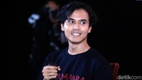 Dalam trailer dirinya pun muncul dan bertemu dengan sosok Ibu. Pool/Noel/detikFoto.