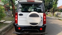 Secara spesifikasi umum, mobil listrik ini memanfaatkan penggerak semua roda atau all wheel drive. Mobil listrik K-Upgrade punya baterai berkapasitas 26,7 kWh. Tenaga motor listriknya mencapai 68 PS. Mobil listrik ini bisa melaju hingga kecepatan 155 km/jam dengan daya jangkau sampai 336 km. Foto: Pool