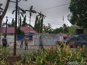 Konjen India di Medan Dilapisi Kawat Berduri Jelang Demo Ormas Islam