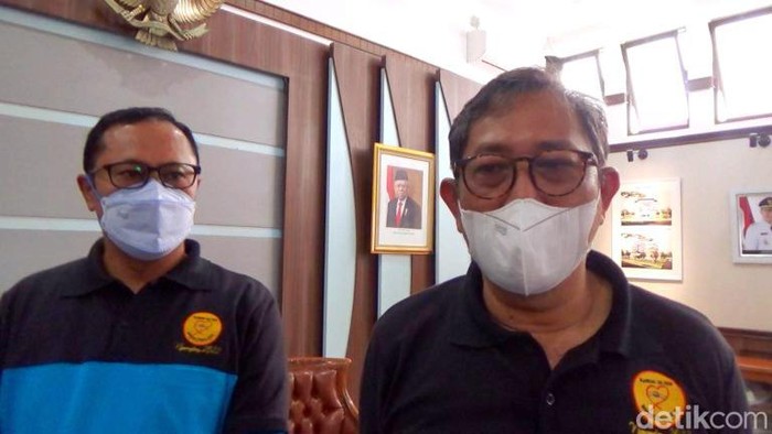 Kepala Kantor Regional III Tauchid Jatmiko dan Wali Kota Sukabumi Achmad Fahmi