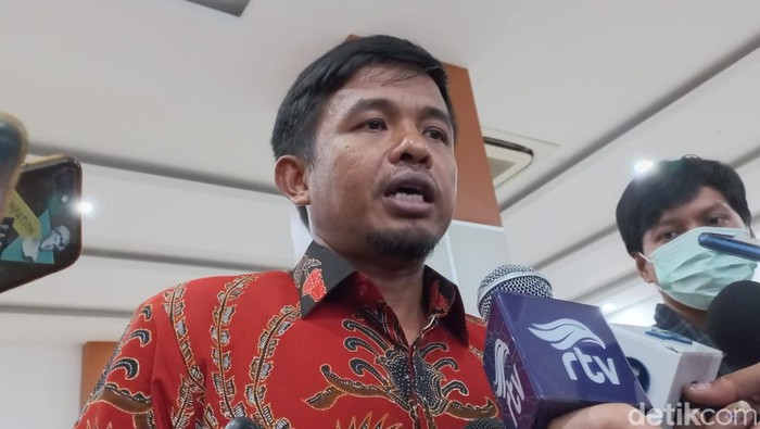 Komisioner KPU Idham Holik