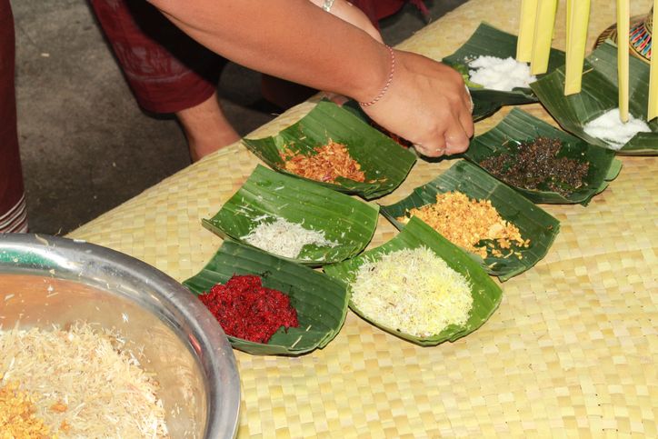 Lawar Don Jepun, Lawar Bali Berbahan Daun Kamboja yang Sarat Makna