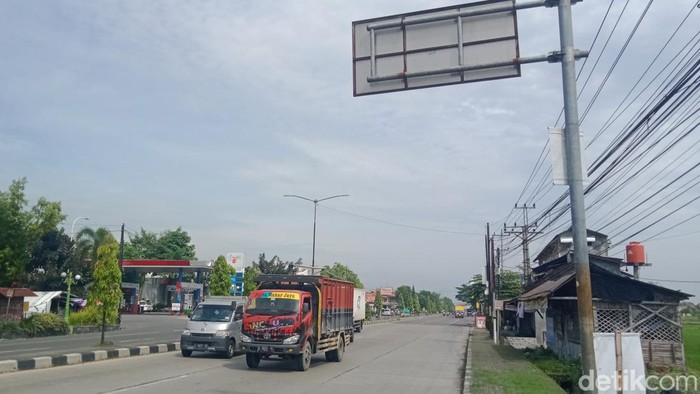 Lokasi kejadian jip halangi ambulans di Jalan Jogja-Solo atau jalan Dr Soeradji Tirtonegoro, Klaten Selatan, Jumat (17/6/2022).