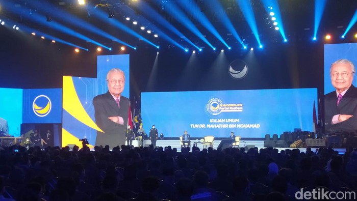 Mahathir Mohamad menjadi pembicara di Rakernas NasDem 2022