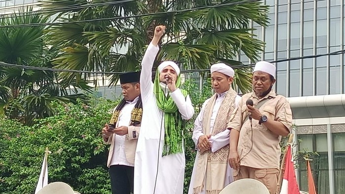 Menantu Habib Rizieq, Hanif Alatas Ikut Demo di Kedubes India