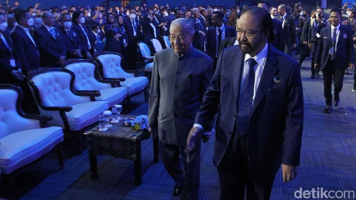 Eks Perdana Menteri Malaysia Mahathir Mohamad, yang menjadi pembicara kehormatan di Rakernas NasDem 2022.