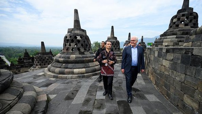 17 June 2022, Indonesia, Yogyakarta: German President Frank-Walter Steinmeier will be guided through the Borobudur temple complex. The approximately 1200-year-old step-shaped temple is considered the most important Buddhist building on Java and the largest Buddhist temple in the world. It has been a Unesco World Heritage Site since 1991. President Steinmeier is on a two-day visit to Indonesia. He was previously in Singapore for two days. Photo: Bernd von Jutrczenka/dpa (Photo by Bernd von Jutrczenka/picture alliance via Getty Images)