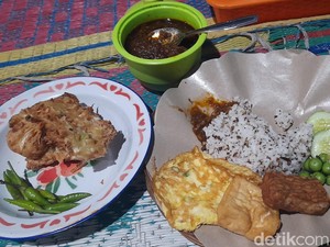 Makan Murah-meriah dan Kenyang di Bengkel Perut Bang Isal Subang