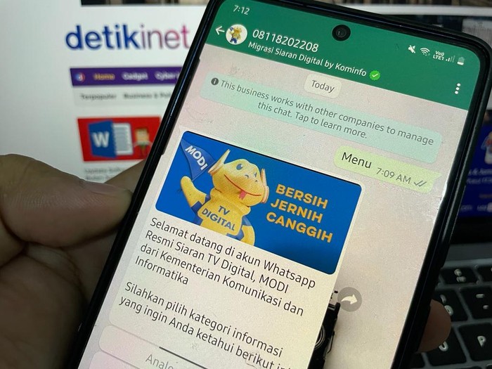 Seiring dengan sedang dilakukannya penghentian siaran TV analog ke siaran TV digital alias Analog Switch Off (ASO), Kementerian Komunikasi dan Informatika (Kominfo) menyediakan nomor WhatsApp untuk mempermudah masyarakat migrasi TV analog ke digital.