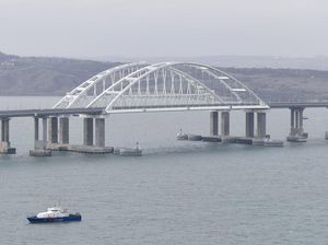 Rusia Ancam Balas Ukraina Usai Kapal Tankernya Diserang Drone di Crimea